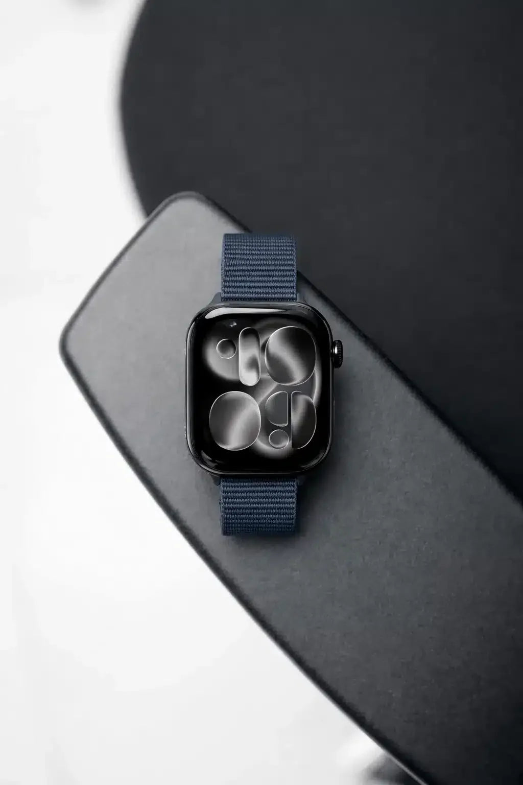 Apple Series 11 Smart Watch ( Apple Logo )